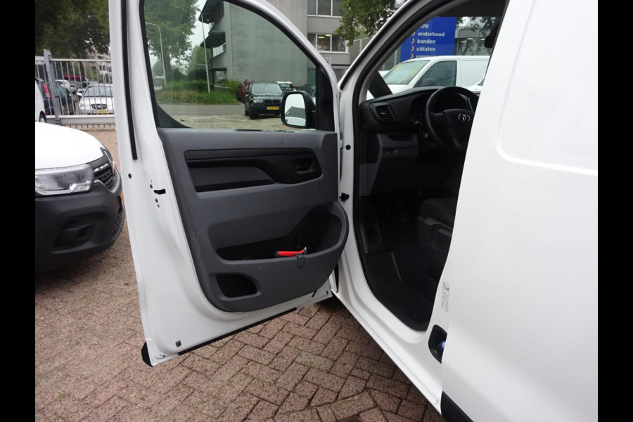 Toyota ProAce Worker 2.0 D-4D Live 140 PK 3 ZITS AIRCO NAVIGATIE GROOT