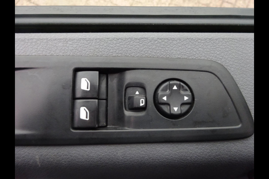 Toyota ProAce Worker 2.0 D-4D Live 140 PK 3 ZITS AIRCO NAVIGATIE GROOT