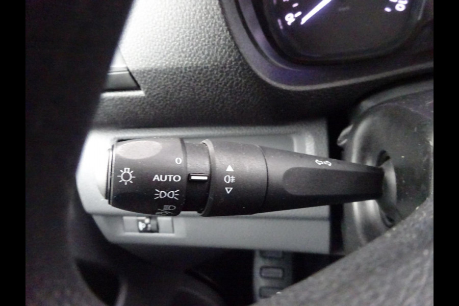 Toyota ProAce Worker 2.0 D-4D Live 140 PK 3 ZITS AIRCO NAVIGATIE GROOT