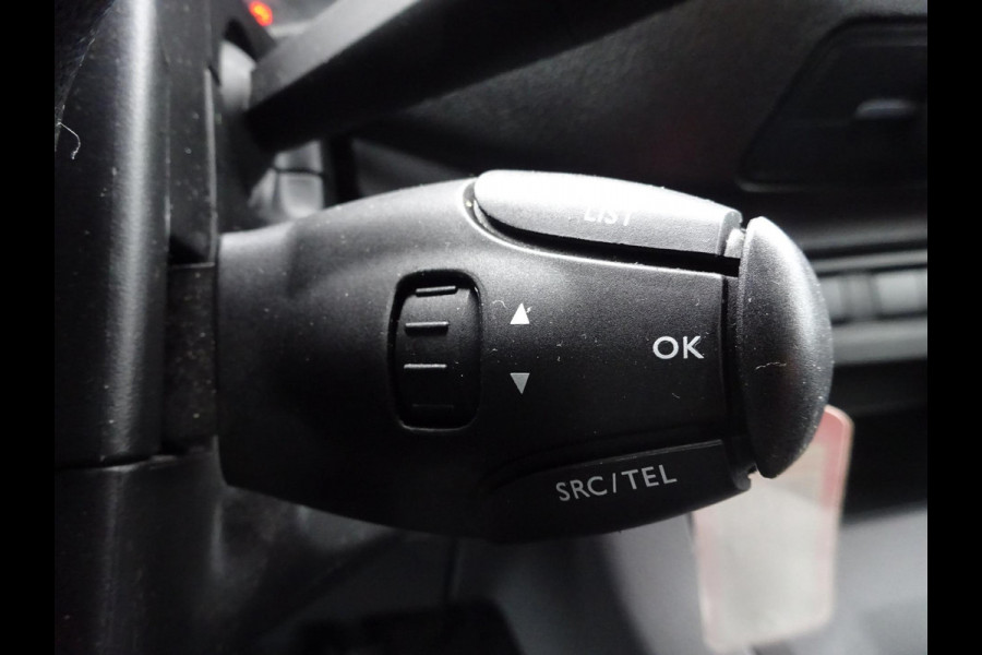 Toyota ProAce Worker 2.0 D-4D Live 140 PK 3 ZITS AIRCO NAVIGATIE GROOT