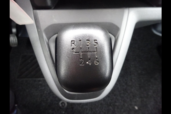 Toyota ProAce Worker 2.0 D-4D Live 140 PK 3 ZITS AIRCO NAVIGATIE GROOT