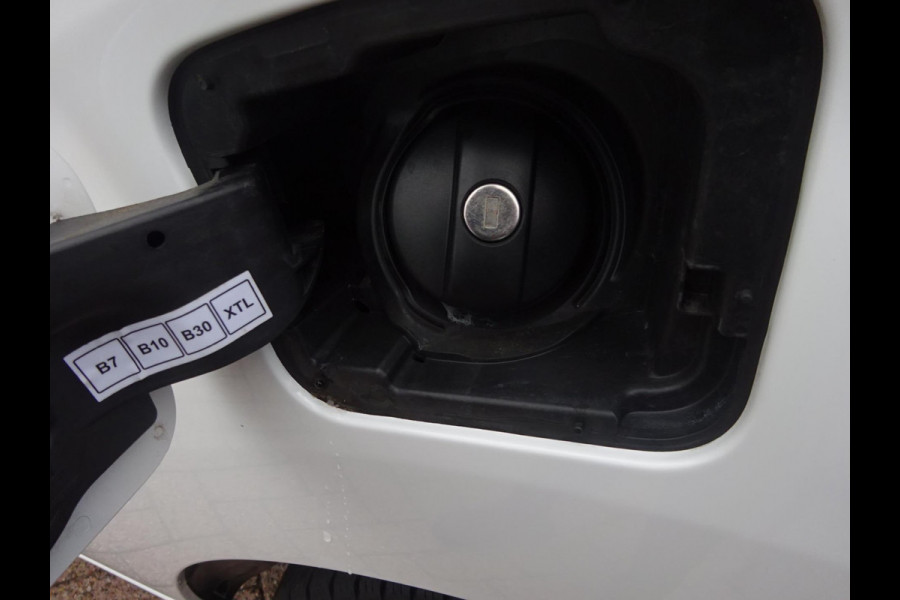 Toyota ProAce Worker 2.0 D-4D Live 140 PK 3 ZITS AIRCO NAVIGATIE GROOT