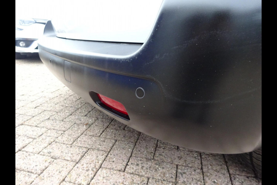 Toyota ProAce Worker 2.0 D-4D Live 140 PK 3 ZITS AIRCO NAVIGATIE GROOT