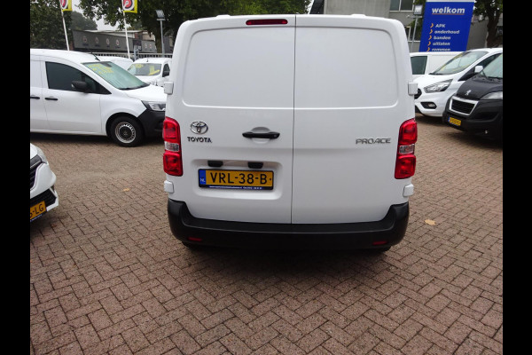 Toyota ProAce Worker 2.0 D-4D Live 140 PK 3 ZITS AIRCO NAVIGATIE GROOT