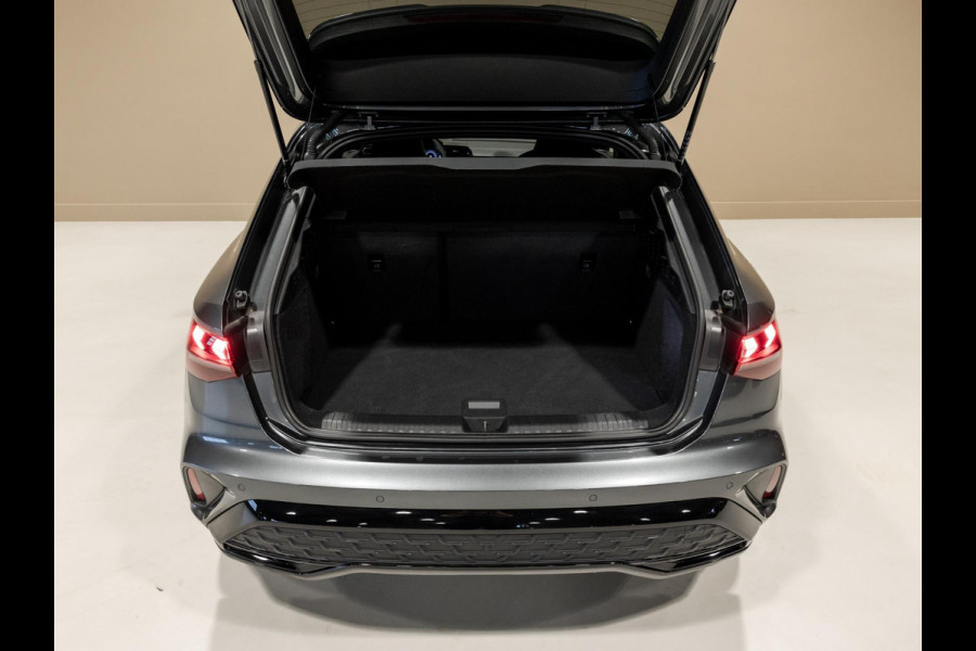 Audi A3 Sportback 35 TFSI S edition / 150pk / Panorama dak / Sonos / Achteruitrij camera /