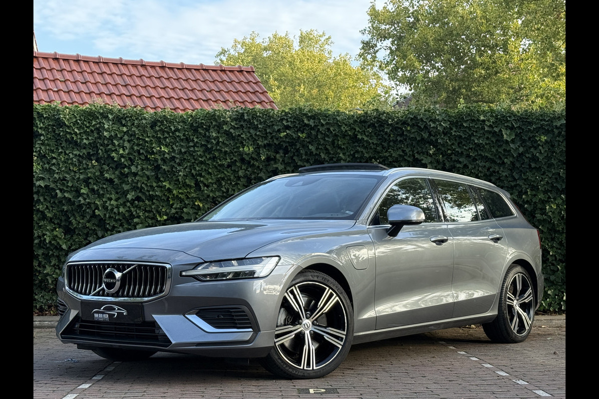 Volvo V60 2.0 T6 Twin Engine AWD Inscription | Panoramadak | Stoelverwarming | Apple Carplay | Camera