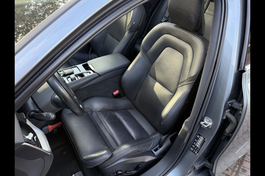 Volvo V60 2.0 T6 Twin Engine AWD Inscription | ACC | Panoramadak | Stoelverwarming | Apple Carplay | Camera