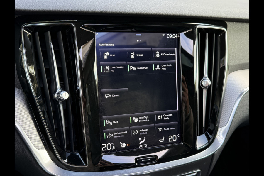 Volvo V60 2.0 T6 Twin Engine AWD Inscription | ACC | Panoramadak | Stoelverwarming | Apple Carplay | Camera