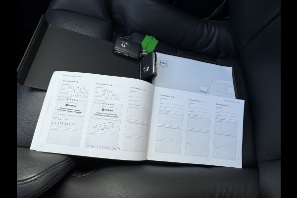 Volvo V60 2.0 T6 Twin Engine AWD Inscription | ACC | Panoramadak | Stoelverwarming | Apple Carplay | Camera