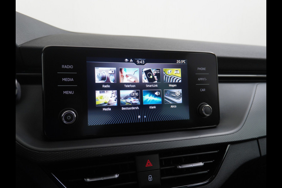 Škoda Kamiq T 111pk Smartlink Usb Pdc CruiseControl Ecc Dakrails Led Lane/Front-Assist Isofix Dab 4xElek.Ramen VerwarmdeSpiegels Aut.Verlichting VerstelbareStoelen/Stuur 16''LM NL-auto Hoge Instap Ambition 1.0 TSI