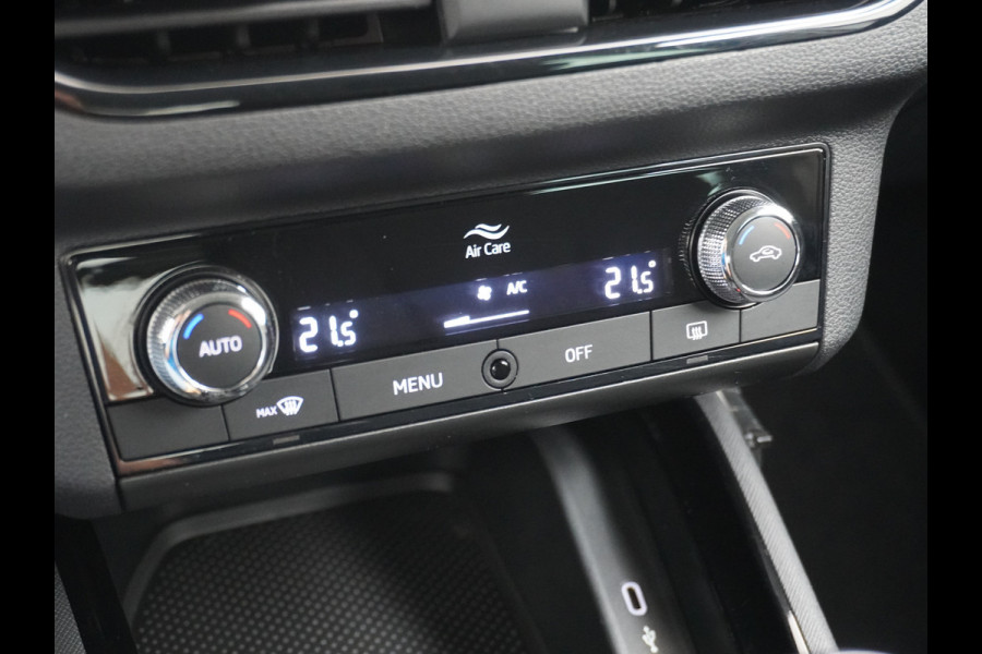 Škoda Kamiq T 111pk Smartlink Usb Pdc CruiseControl Ecc Dakrails Led Lane/Front-Assist Isofix Dab 4xElek.Ramen VerwarmdeSpiegels Aut.Verlichting VerstelbareStoelen/Stuur 16''LM NL-auto Hoge Instap Ambition 1.0 TSI