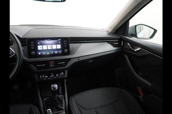 Škoda Kamiq T 111pk Smartlink Usb Pdc CruiseControl Ecc Dakrails Led Lane/Front-Assist Isofix Dab 4xElek.Ramen VerwarmdeSpiegels Aut.Verlichting VerstelbareStoelen/Stuur 16''LM NL-auto Hoge Instap Ambition 1.0 TSI