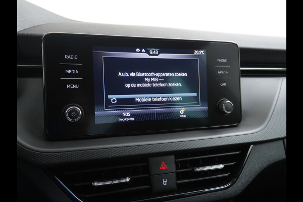 Škoda Kamiq T 111pk Smartlink Usb Pdc CruiseControl Ecc Dakrails Led Lane/Front-Assist Isofix Dab 4xElek.Ramen VerwarmdeSpiegels Aut.Verlichting VerstelbareStoelen/Stuur 16''LM NL-auto Hoge Instap Ambition 1.0 TSI