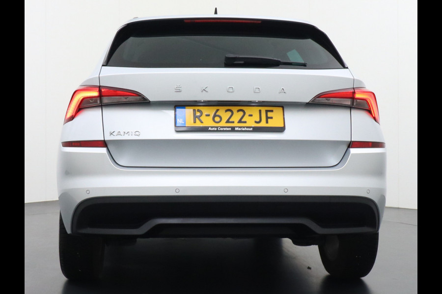 Škoda Kamiq T 111pk Smartlink Usb Pdc CruiseControl Ecc Dakrails Led Lane/Front-Assist Isofix Dab 4xElek.Ramen VerwarmdeSpiegels Aut.Verlichting VerstelbareStoelen/Stuur 16''LM NL-auto Hoge Instap Ambition 1.0 TSI