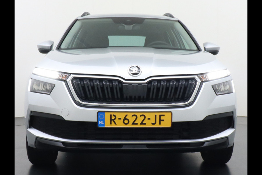 Škoda Kamiq T 111pk Smartlink Usb Pdc CruiseControl Ecc Dakrails Led Lane/Front-Assist Isofix Dab 4xElek.Ramen VerwarmdeSpiegels Aut.Verlichting VerstelbareStoelen/Stuur 16''LM NL-auto Hoge Instap Ambition 1.0 TSI