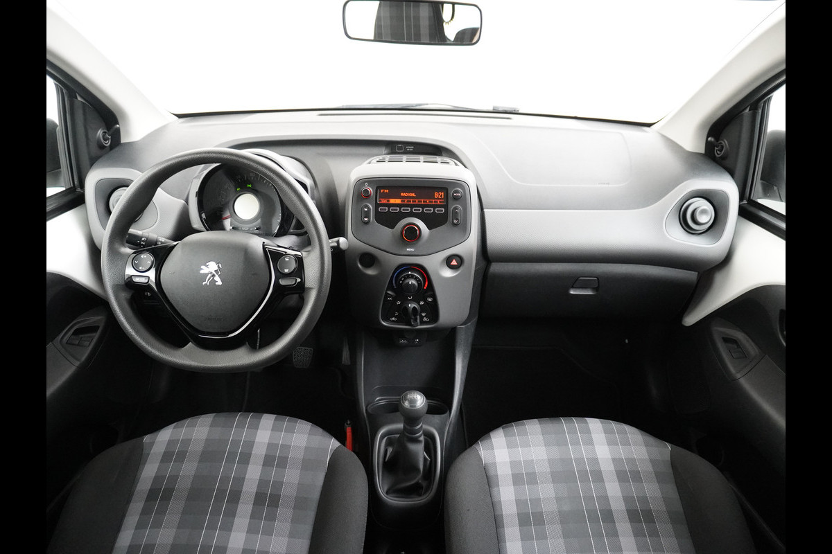 Peugeot 108 73pk 5drs 1.0 e-VTi Airco Bluetooth Isofix Led Usb Elek.Ramen Mistlampen Esp  Active DealerOnderhouden NL-auto € 23,- Wegenbelasting p/m