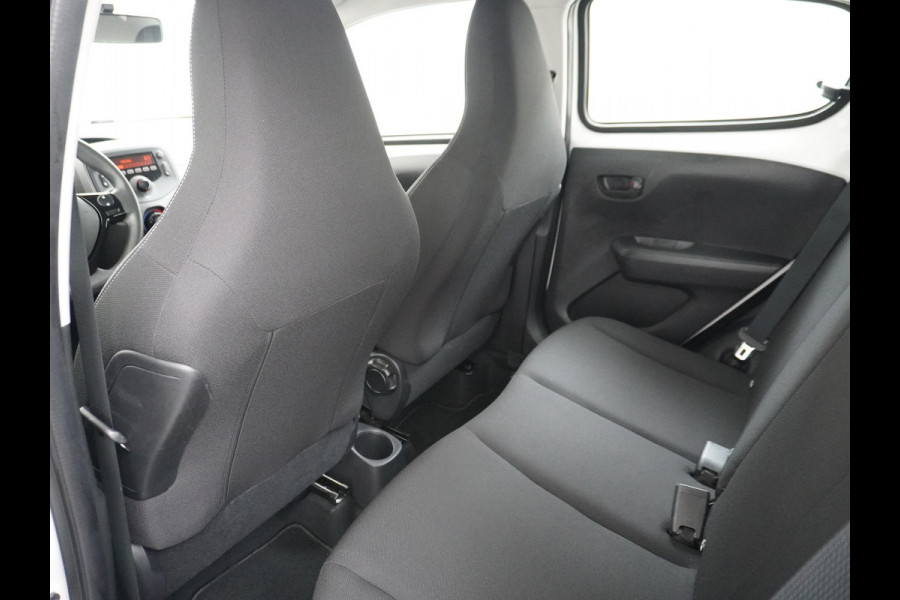 Peugeot 108 73pk 5drs 1.0 e-VTi Airco Bluetooth Isofix Led Usb Elek.Ramen Mistlampen Esp  Active DealerOnderhouden NL-auto € 23,- Wegenbelasting p/m