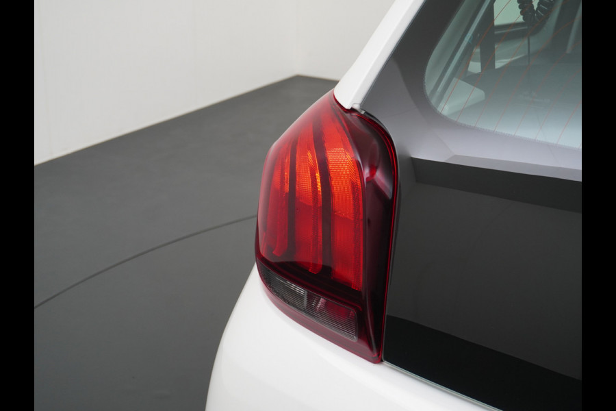 Peugeot 108 73pk 5drs 1.0 e-VTi Airco Bluetooth Isofix Led Usb Elek.Ramen Mistlampen Esp  Active DealerOnderhouden NL-auto € 23,- Wegenbelasting p/m