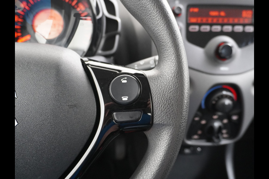 Peugeot 108 73pk 5drs 1.0 e-VTi Airco Bluetooth Isofix Led Usb Elek.Ramen Mistlampen Esp  Active DealerOnderhouden NL-auto € 23,- Wegenbelasting p/m