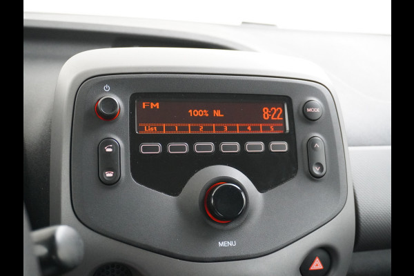 Peugeot 108 73pk 5drs 1.0 e-VTi Airco Bluetooth Isofix Led Usb Elek.Ramen Mistlampen Esp  Active DealerOnderhouden NL-auto € 23,- Wegenbelasting p/m