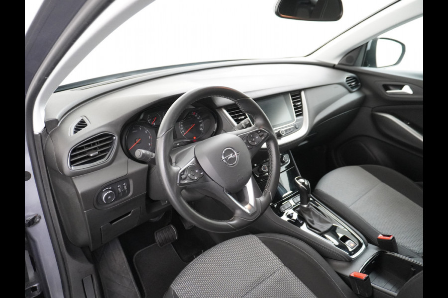Opel Grandland X T131PK Aut. Trekhaak Apple Carplay Android Auto Airco Navi Pdc 120 Jaar Edition Regen-Lichtsensor DAB Lmv 17" Led Privacy Glas Origineel Nederlandse Auto Euro 6