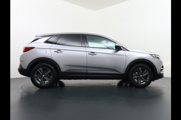 Opel Grandland X T131PK Aut. Trekhaak Apple Carplay Android Auto Airco Navi Pdc 120 Jaar Edition Regen-Lichtsensor DAB Lmv 17" Led Privacy Glas Origineel Nederlandse Auto Euro 6