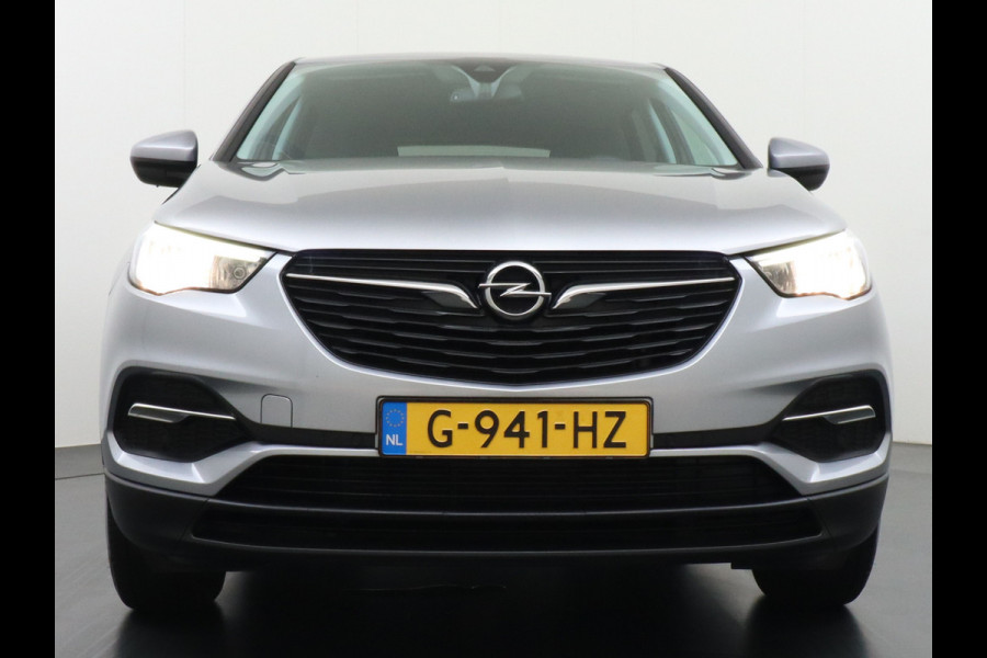 Opel Grandland X T131PK Aut. Trekhaak Apple Carplay Android Auto Airco Navi Pdc 120 Jaar Edition Regen-Lichtsensor DAB Lmv 17" Led Privacy Glas Origineel Nederlandse Auto Euro 6