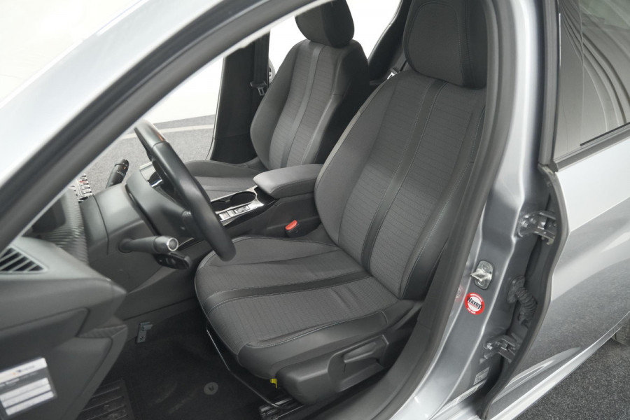 Peugeot 208 PureTech 100 Allure | Camera | Navigatie | Apple Carplay | Parkeersensoren