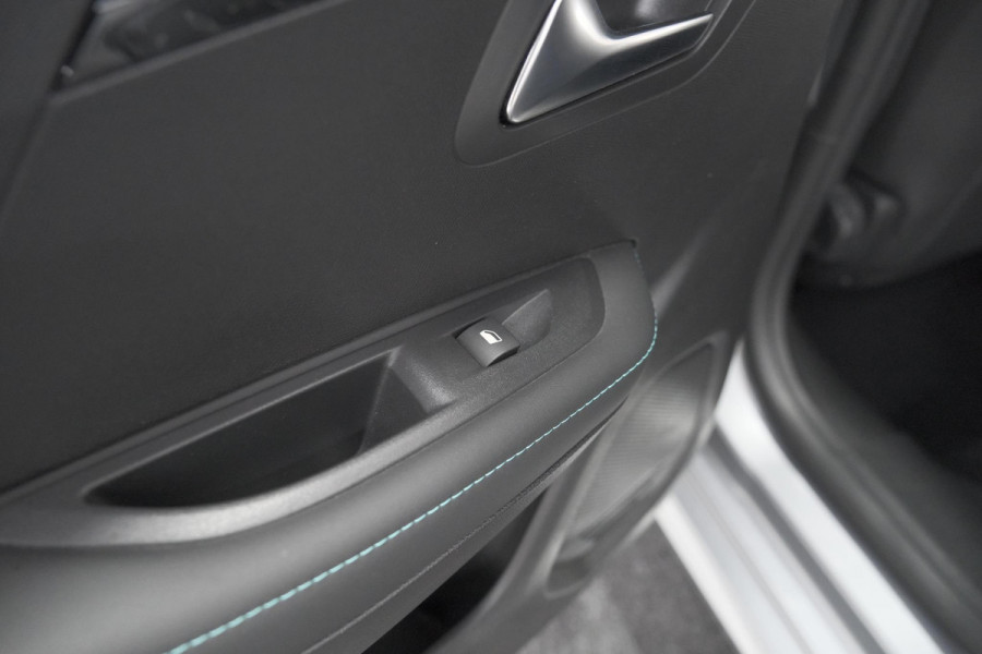 Peugeot 208 PureTech 100 Allure | Camera | Navigatie | Apple Carplay | Parkeersensoren