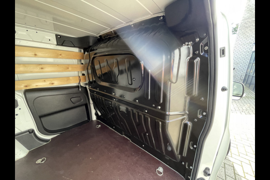 Opel Combo 1.3 CDTi 95pk L1H1 Sport / rijklaar € 8.950 ex btw / lease vanaf € 203 / airco / cruise / stoelverwarming / lichtmetalen velgen / pdc achter / euro 6 !