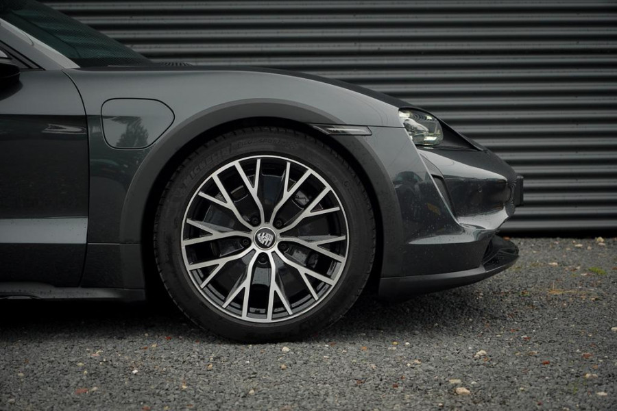 Porsche Taycan Cross Turismo 4 93 kWh / Dual Screen / Pano / Sportstoelen / Warmtepomp