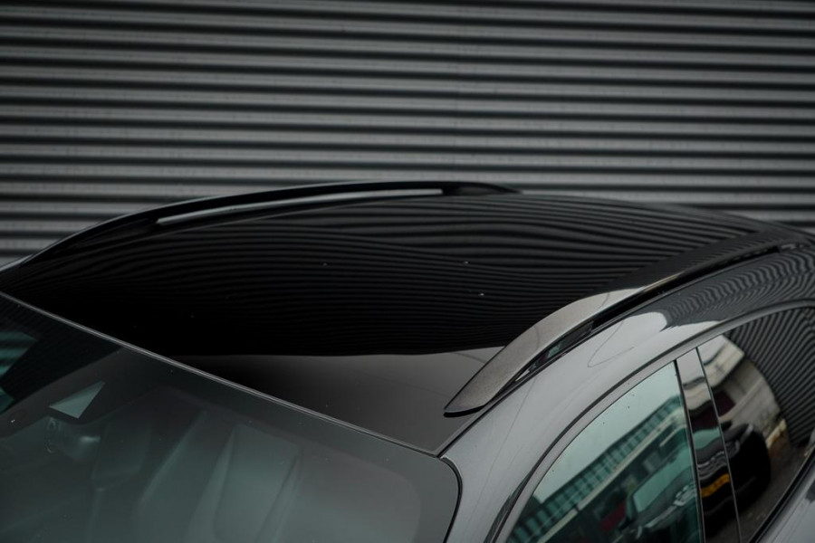 Porsche Taycan Cross Turismo 4 93 kWh / Dual Screen / Pano / Sportstoelen / Warmtepomp