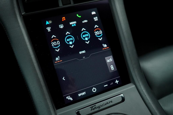 Porsche Taycan Cross Turismo 4 93 kWh / Dual Screen / Pano / Sportstoelen / Warmtepomp