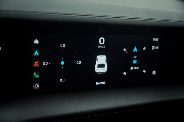 Porsche Taycan Cross Turismo 4 93 kWh / Dual Screen / Pano / Sportstoelen / Warmtepomp