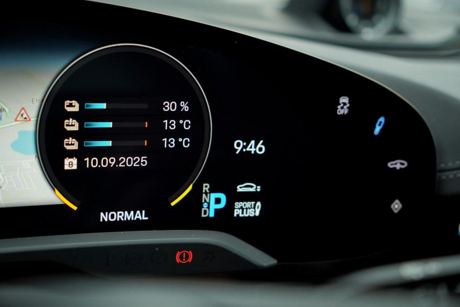 Porsche Taycan Cross Turismo 4 93 kWh / Dual Screen / Pano / Sportstoelen / Warmtepomp