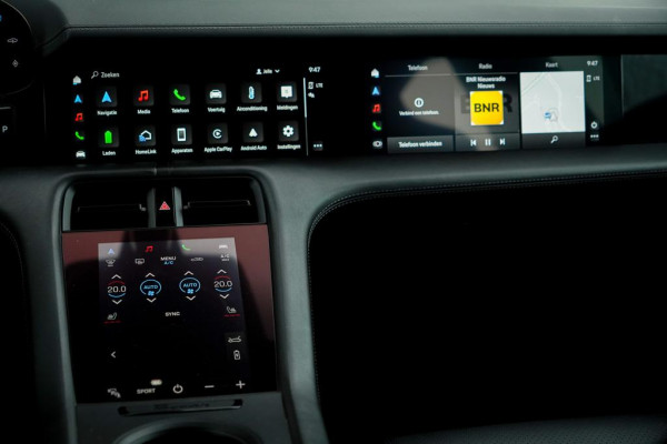 Porsche Taycan Cross Turismo 4 93 kWh / Dual Screen / Pano / Sportstoelen / Warmtepomp