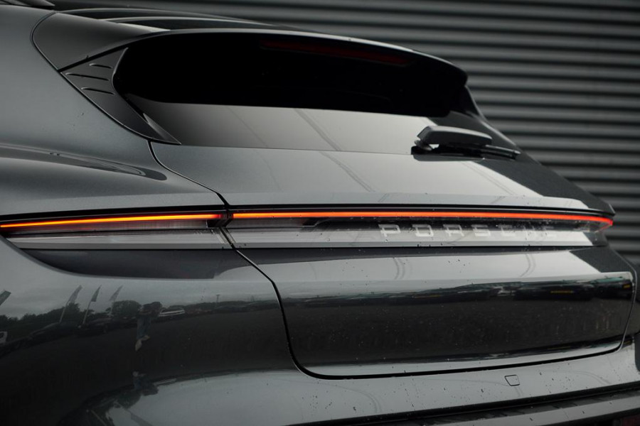Porsche Taycan Cross Turismo 4 93 kWh / Dual Screen / Pano / Sportstoelen / Warmtepomp