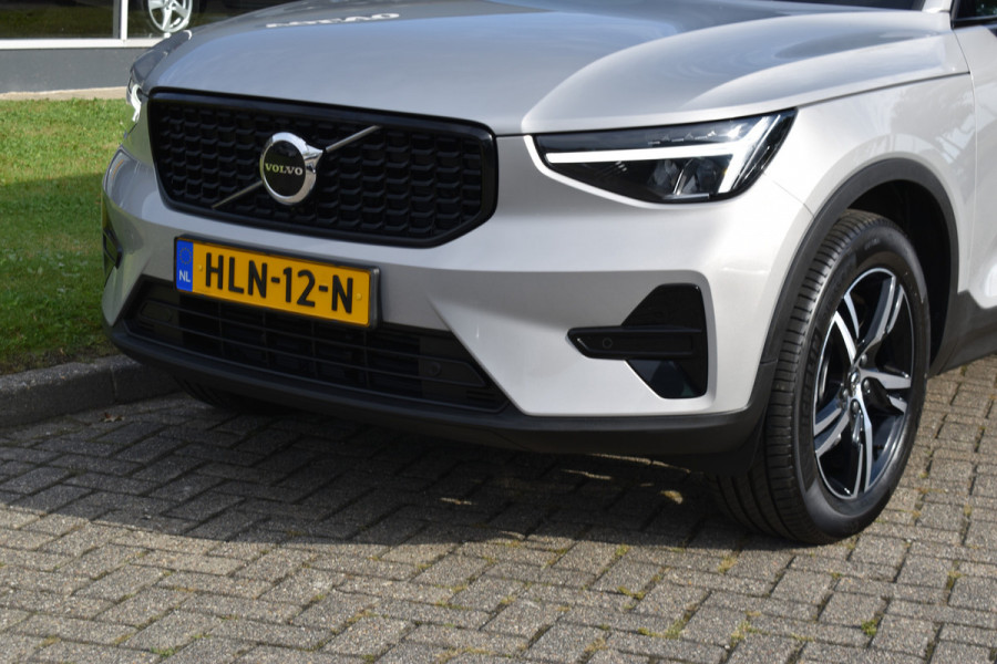 Volvo XC40 B4 211Pk Automaat Plus Dark Trekhaak | ACC | Blis | H&K | Camera | Elektr. Stoel | Stoel-Stuur Verwarming