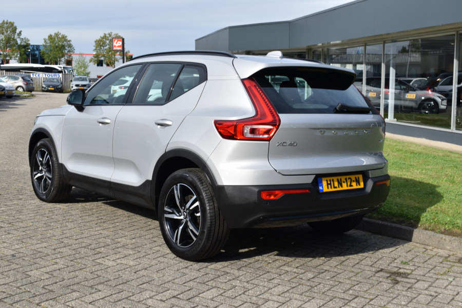 Volvo XC40 B4 211Pk Automaat Plus Dark Trekhaak | ACC | Blis | H&K | Camera | Elektr. Stoel | Stoel-Stuur Verwarming