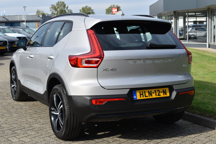 Volvo XC40 B4 211Pk Automaat Plus Dark Trekhaak | ACC | Blis | H&K | Camera | Elektr. Stoel | Stoel-Stuur Verwarming