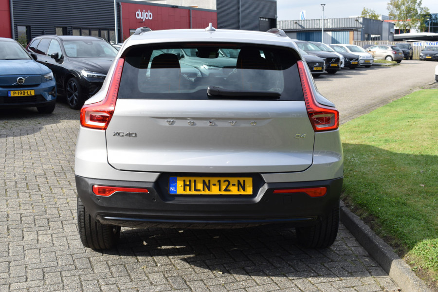 Volvo XC40 B4 211Pk Automaat Plus Dark Trekhaak | ACC | Blis | H&K | Camera | Elektr. Stoel | Stoel-Stuur Verwarming