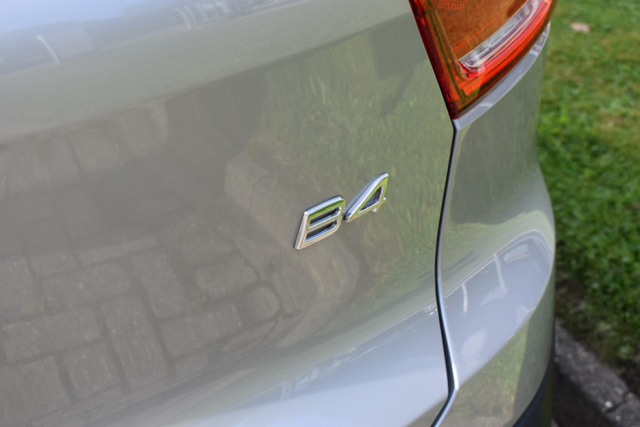 Volvo XC40 B4 211Pk Automaat Plus Dark Trekhaak | ACC | Blis | H&K | Camera | Elektr. Stoel | Stoel-Stuur Verwarming