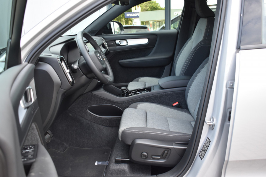 Volvo XC40 B4 211Pk Automaat Plus Dark Trekhaak | ACC | Blis | H&K | Camera | Elektr. Stoel | Stoel-Stuur Verwarming