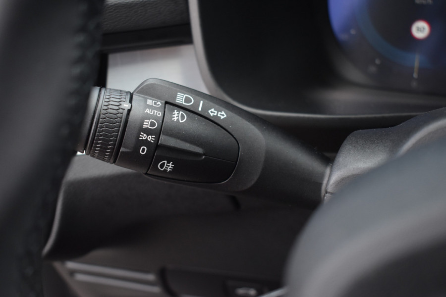 Volvo XC40 B4 211Pk Automaat Plus Dark Trekhaak | ACC | Blis | H&K | Camera | Elektr. Stoel | Stoel-Stuur Verwarming