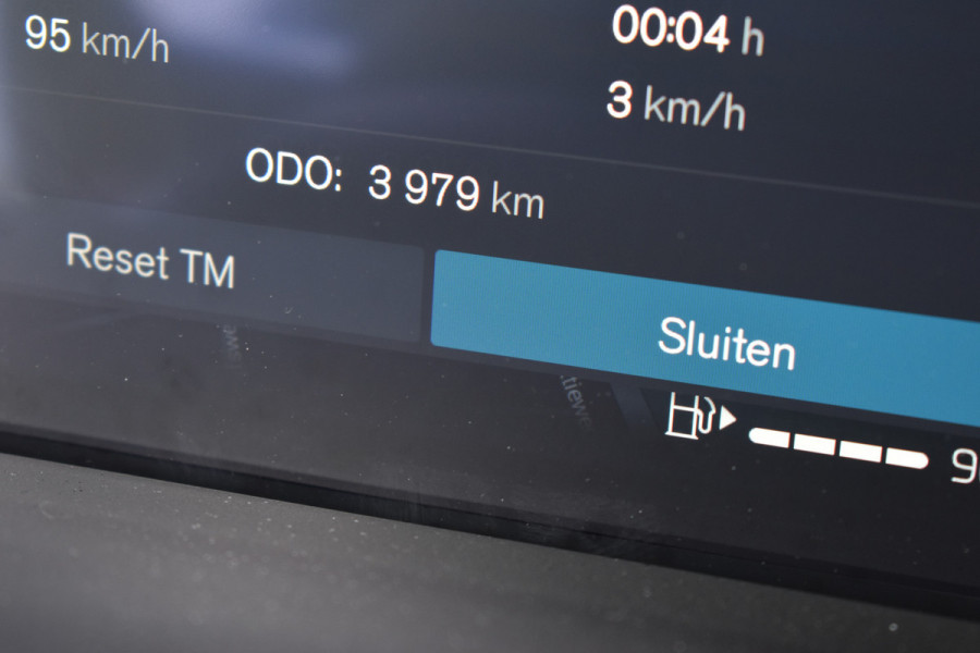 Volvo XC40 B4 211Pk Automaat Plus Dark Trekhaak | ACC | Blis | H&K | Camera | Elektr. Stoel | Stoel-Stuur Verwarming