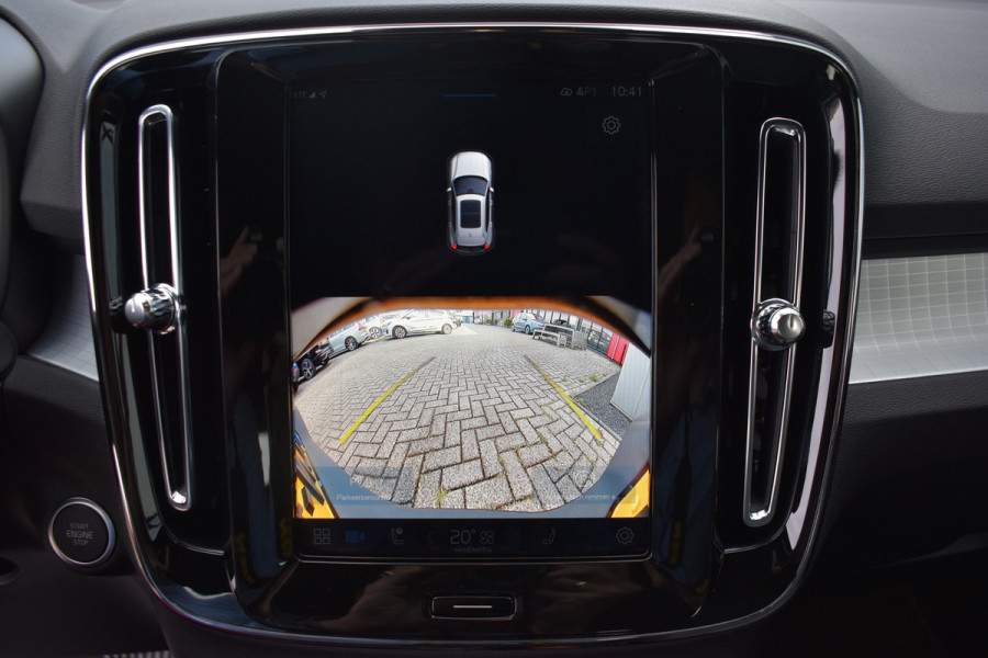 Volvo XC40 B4 211Pk Automaat Plus Dark Trekhaak | ACC | Blis | H&K | Camera | Elektr. Stoel | Stoel-Stuur Verwarming