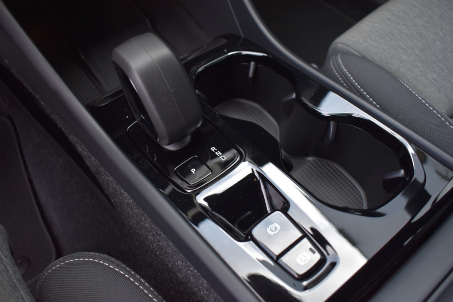 Volvo XC40 B4 211Pk Automaat Plus Dark Trekhaak | ACC | Blis | H&K | Camera | Elektr. Stoel | Stoel-Stuur Verwarming