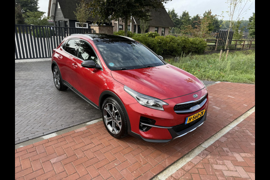 Kia Xceed 1.6 T-GDi DynamicPlusLine | 204 PK | Panoramadak | Trekhaak | Virtual cockpit | Dealer onderhouden |