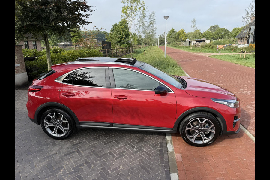 Kia Xceed 1.6 T-GDi DynamicPlusLine | 204 PK | Panoramadak | Trekhaak | Virtual cockpit | Dealer onderhouden |