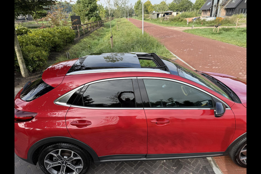 Kia Xceed 1.6 T-GDi DynamicPlusLine | 204 PK | Panoramadak | Trekhaak | Virtual cockpit | Dealer onderhouden |